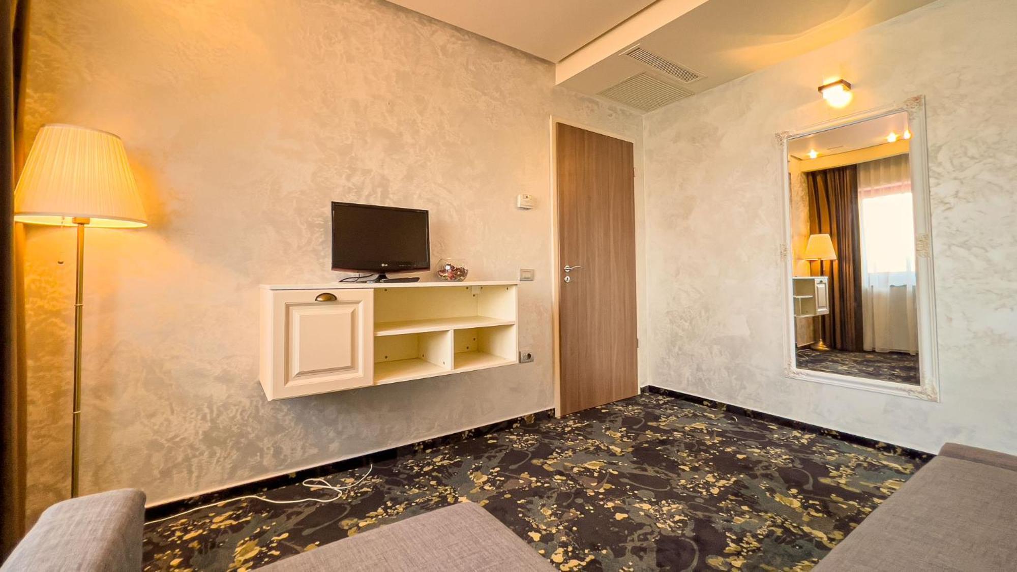 Hotel Tolea Targoviste Exterior photo